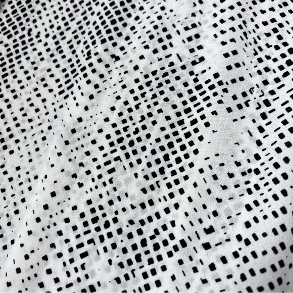 Apt. 9 Black and White Patterned Pleated Blouse - Picture 8 of 11